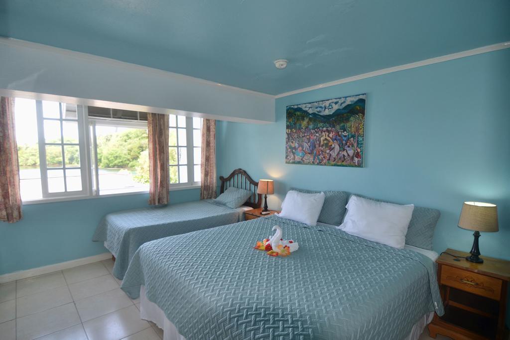 Moon San Villa At The Blue Lagoon 포트안토니오 외부 사진